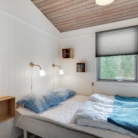 In With 4 Bedrooms And Wifi 度假居