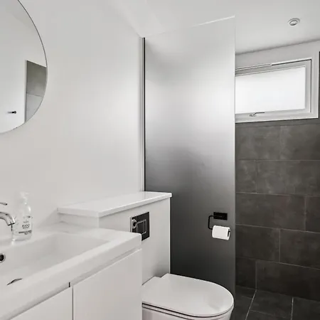 In With 4 Bedrooms And Wifi Hébergement de vacances *