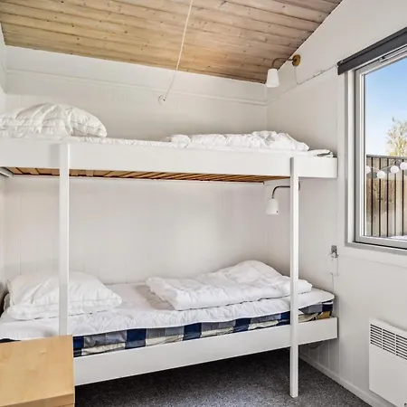 In With 4 Bedrooms And Wifi