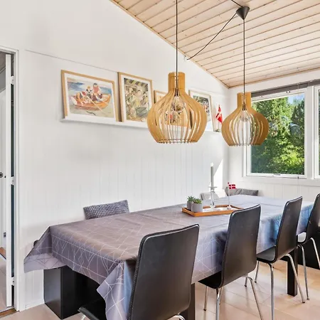 In With 4 Bedrooms And Wifi Hébergement de vacances