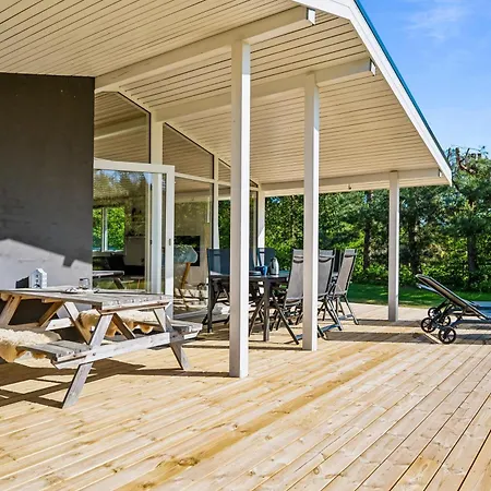 度假居 In With 4 Bedrooms And Wifi *