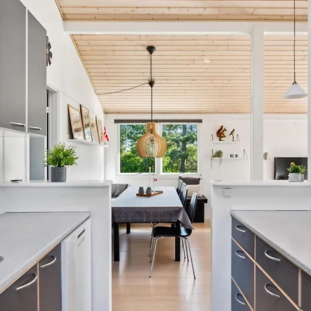 In With 4 Bedrooms And Wifi * Knebel