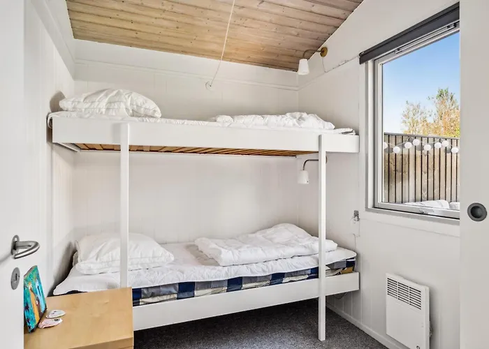 In With 4 Bedrooms And Wifi