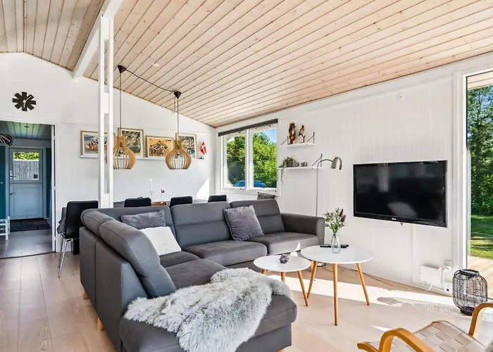 In With 4 Bedrooms And Wifi * 克内贝尔