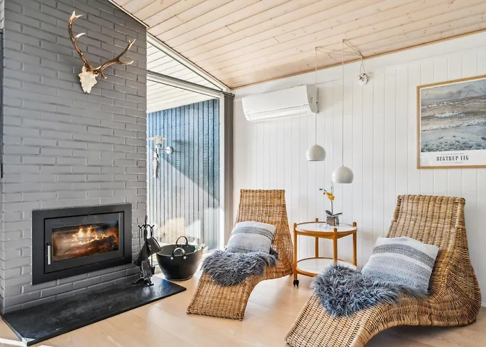 度假居 In With 4 Bedrooms And Wifi 克内贝尔